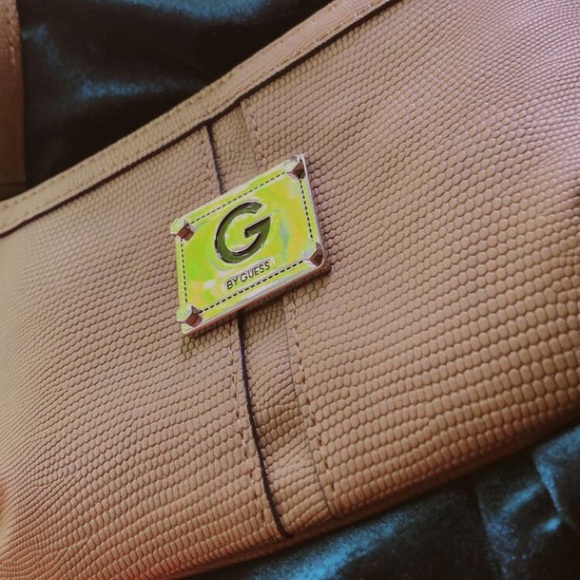 Guess mini purse - Picture 3 of 4